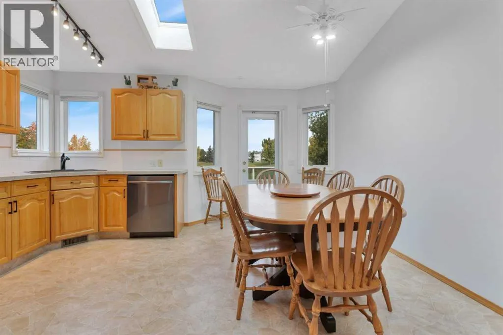 123 Riverview Circle