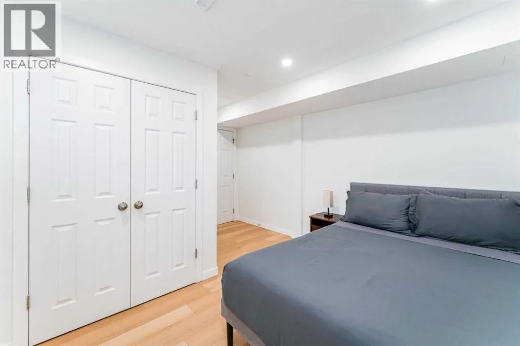 1135 penrith Crescent SE