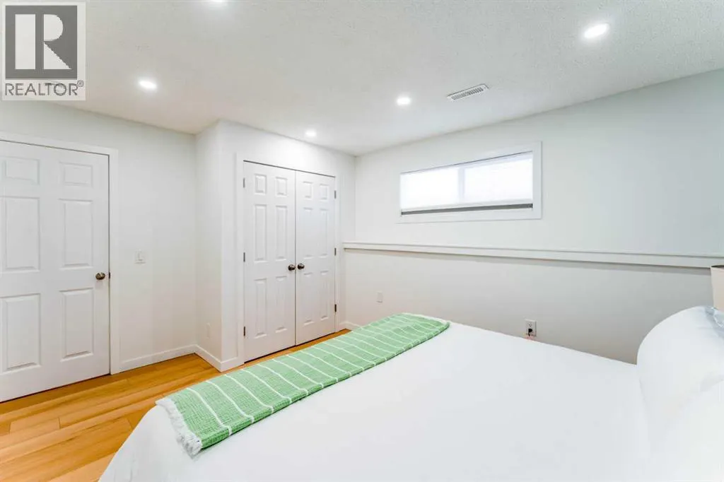 1135 penrith Crescent SE