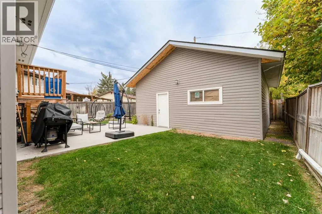 1135 penrith Crescent SE