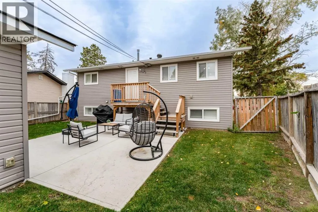 1135 penrith Crescent SE