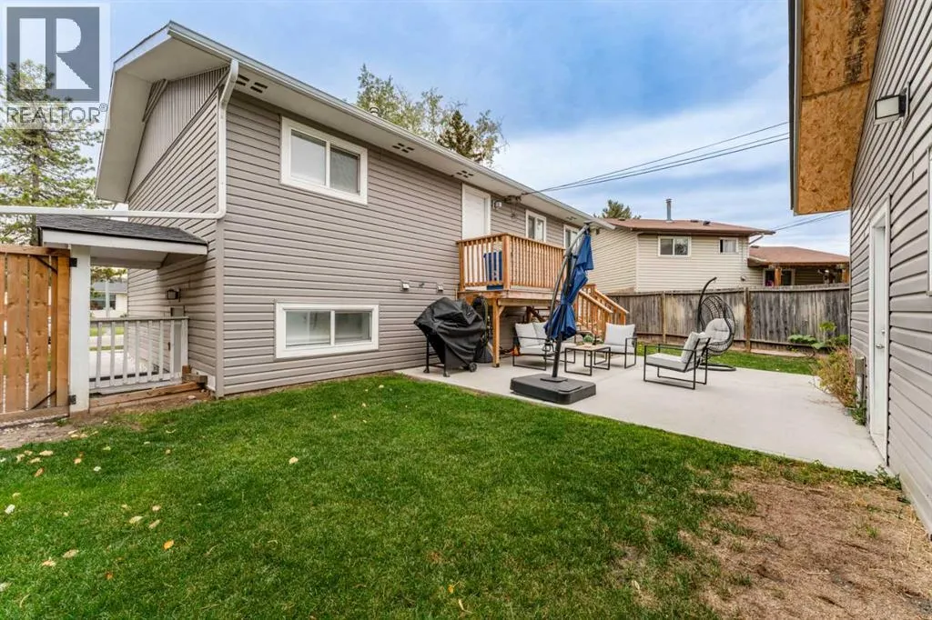 1135 penrith Crescent SE
