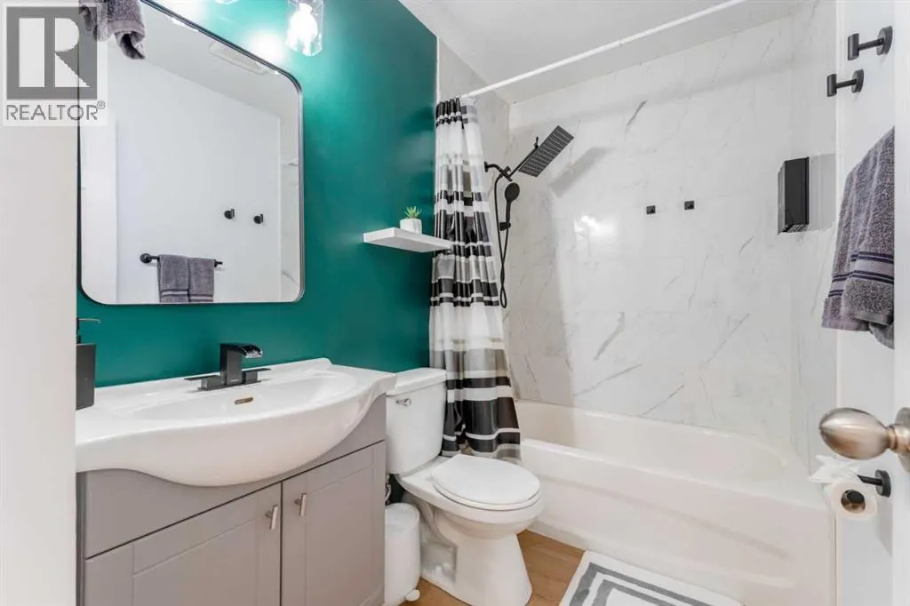 1135 penrith Crescent SE