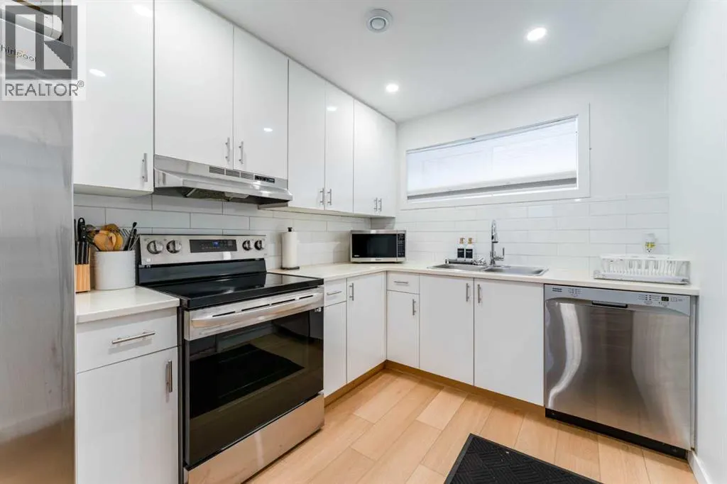 1135 penrith Crescent SE