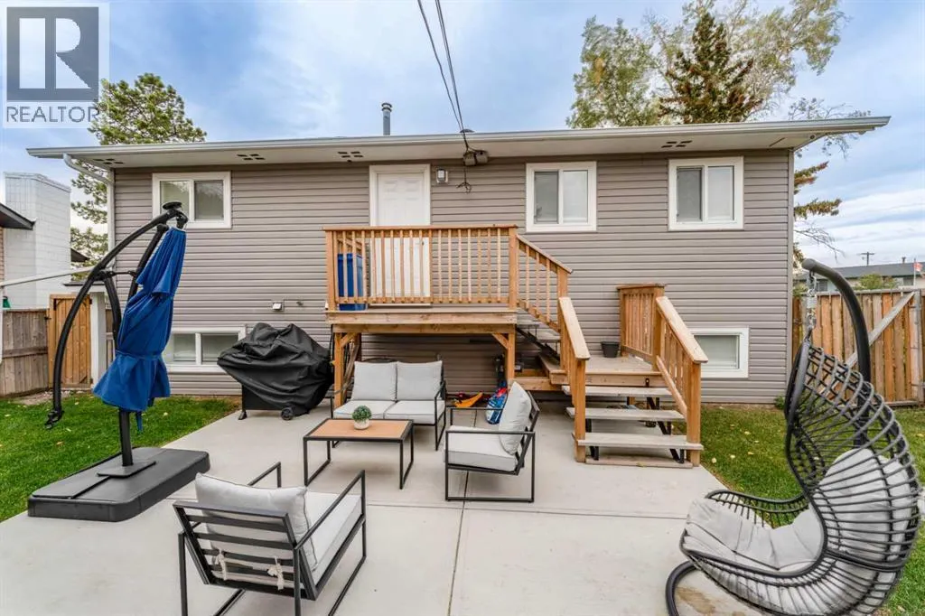 1135 penrith Crescent SE