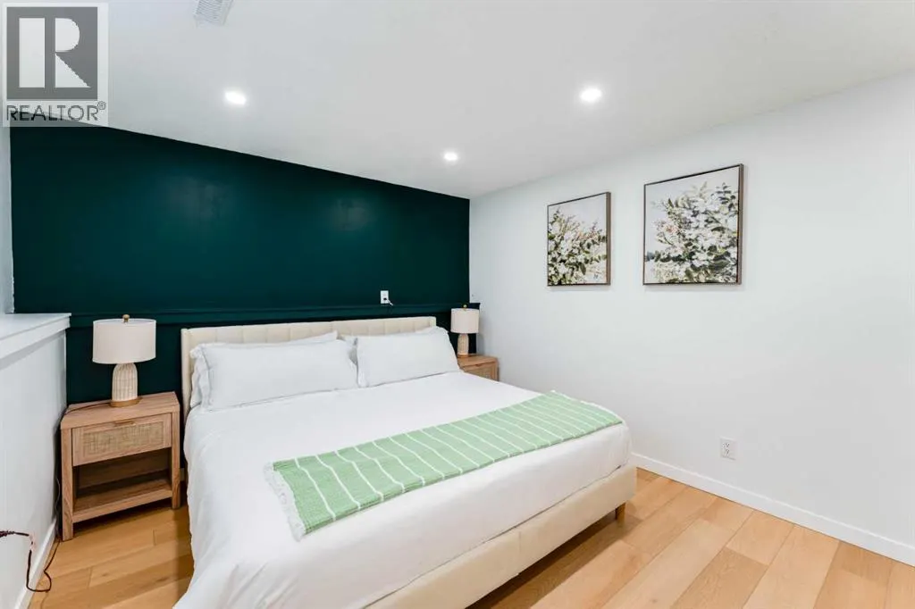 1135 penrith Crescent SE