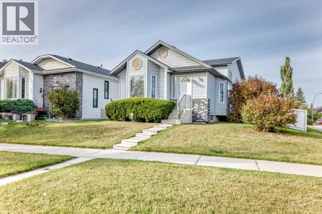 82 Riverglen Drive SE