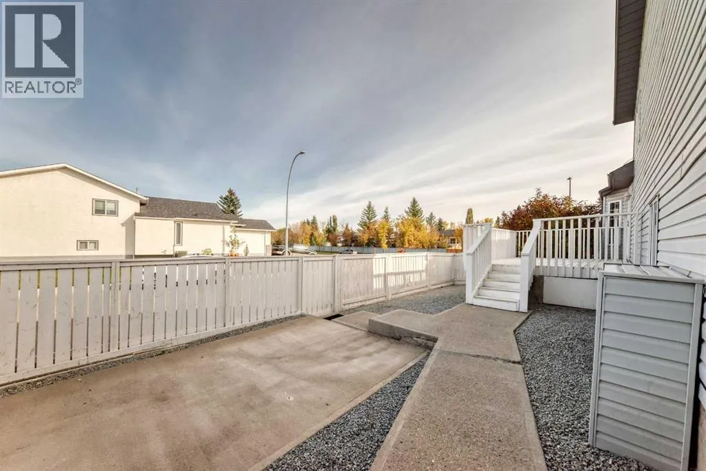 82 Riverglen Drive SE