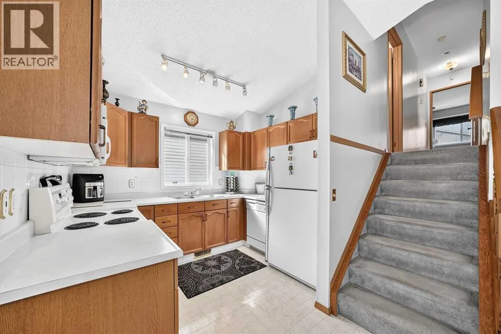 82 Riverglen Drive SE