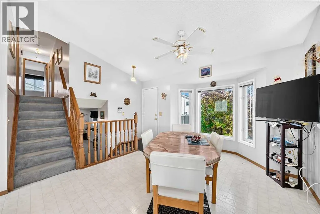 82 Riverglen Drive SE