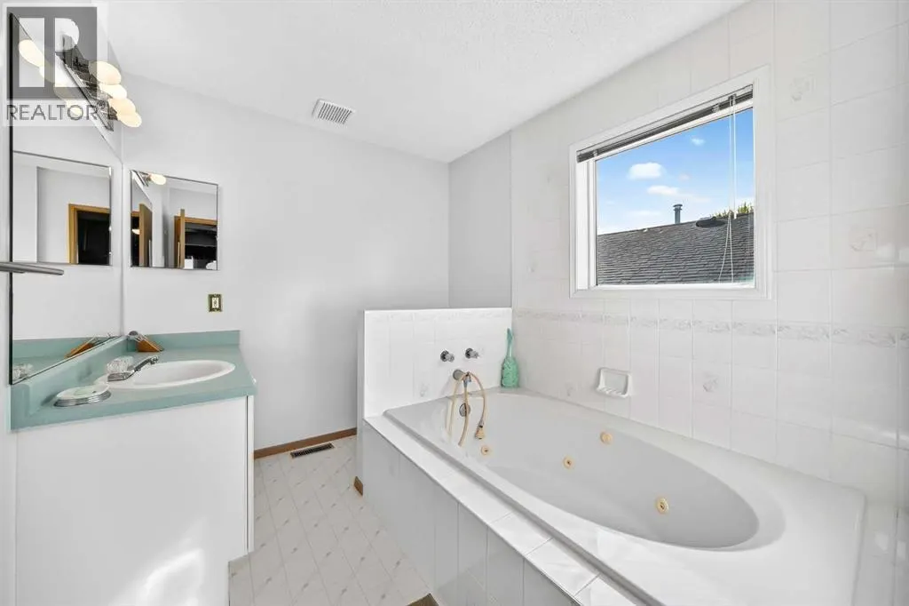 82 Riverglen Drive SE