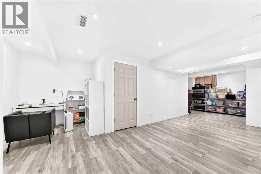48 Royal Birch Villas NW