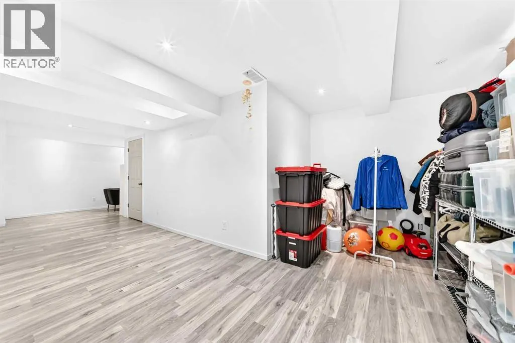 48 Royal Birch Villas NW