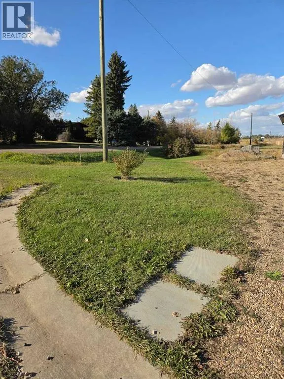 4 SIFTON Crescent