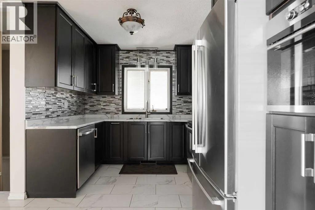 32 Moberly Crescent