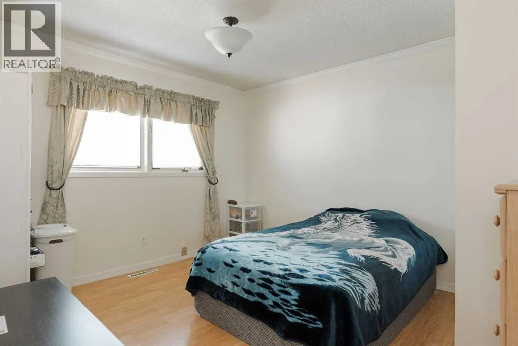 32 Moberly Crescent