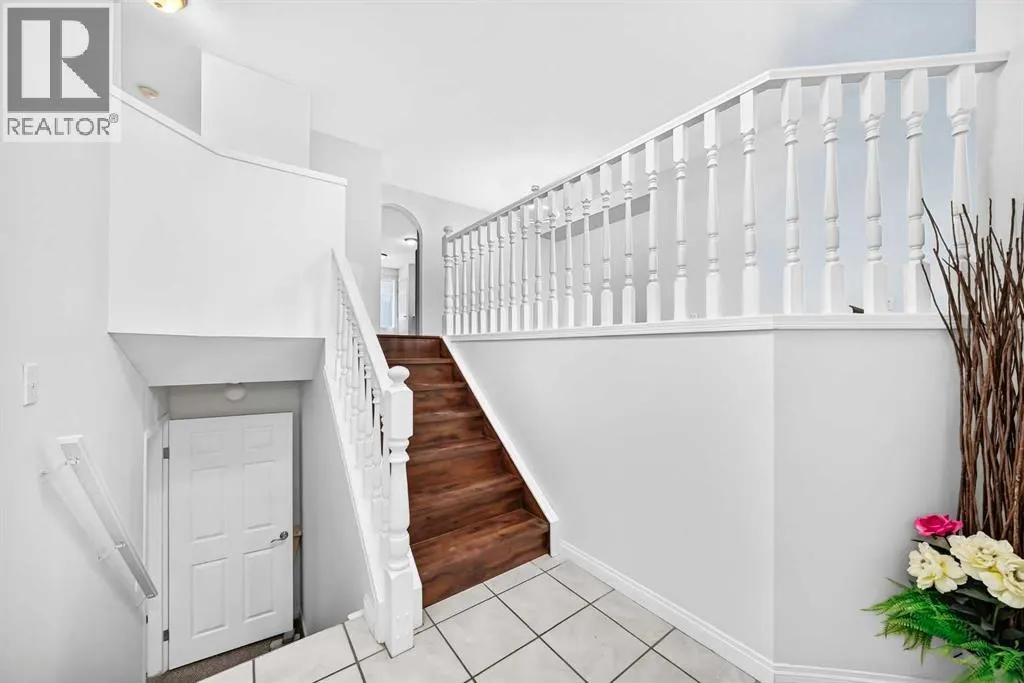 111 Arbour Stone Crescent NW