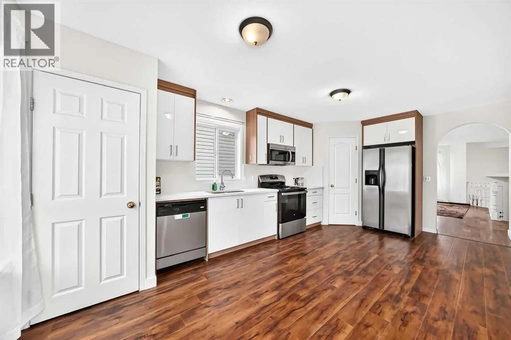 111 Arbour Stone Crescent NW