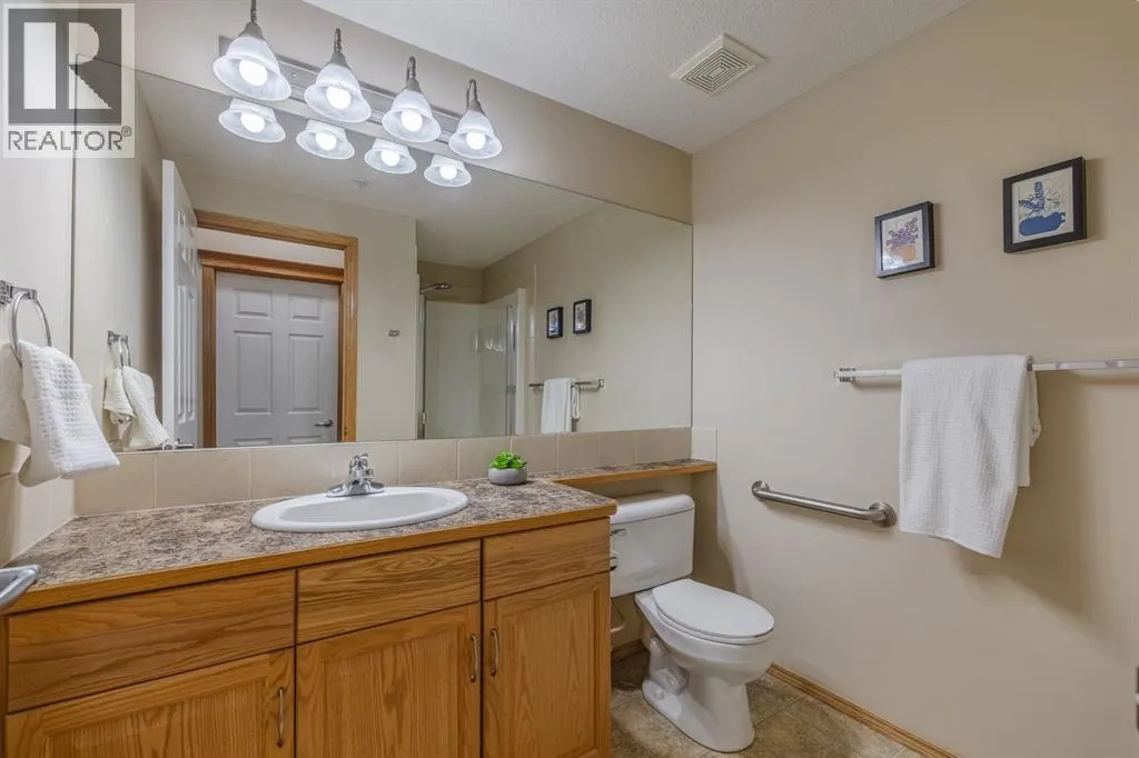 237, 15 Everstone Drive SW