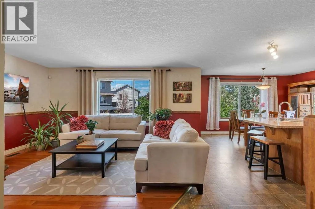 84 Willowbrook Crescent NW