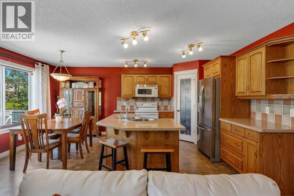 84 Willowbrook Crescent NW