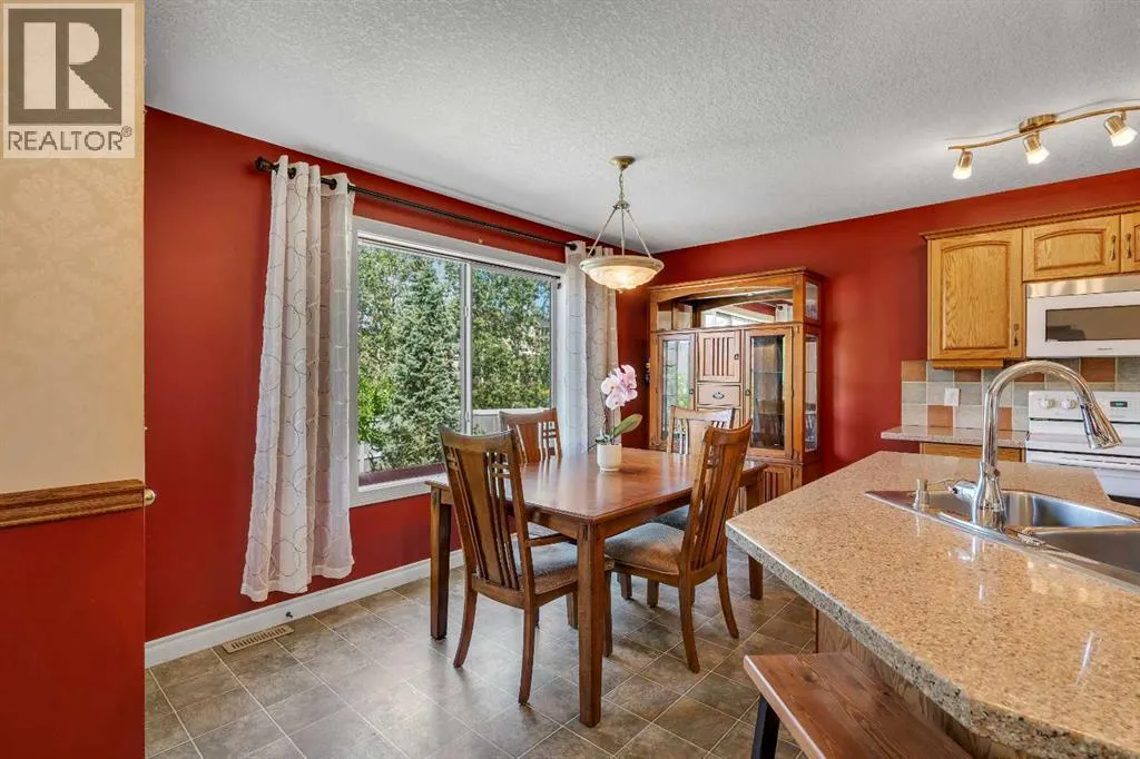 84 Willowbrook Crescent NW