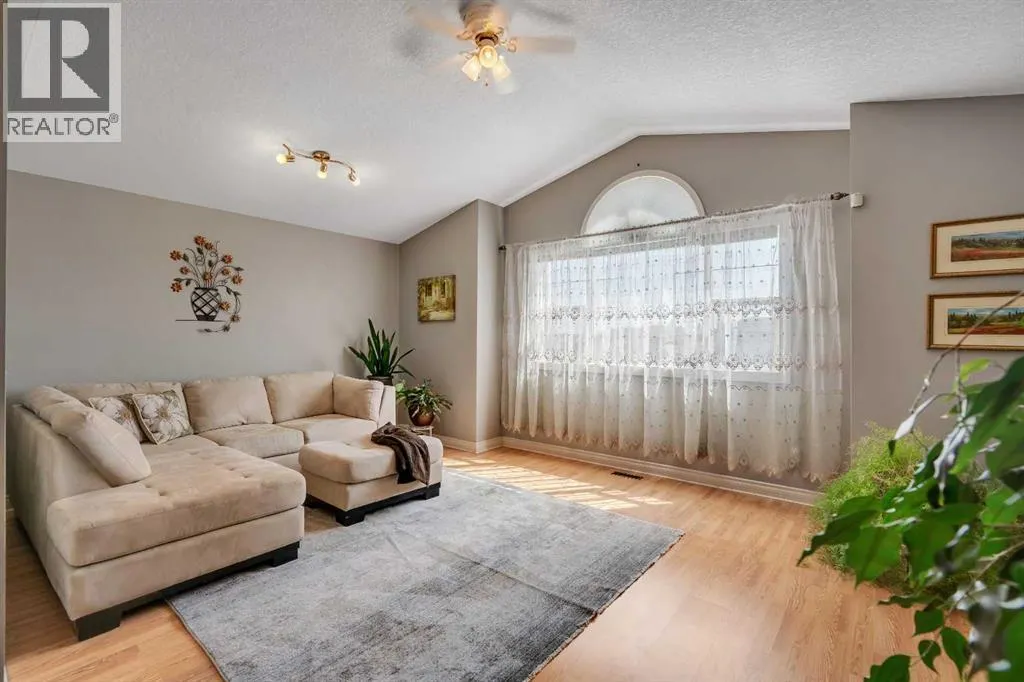 84 Willowbrook Crescent NW