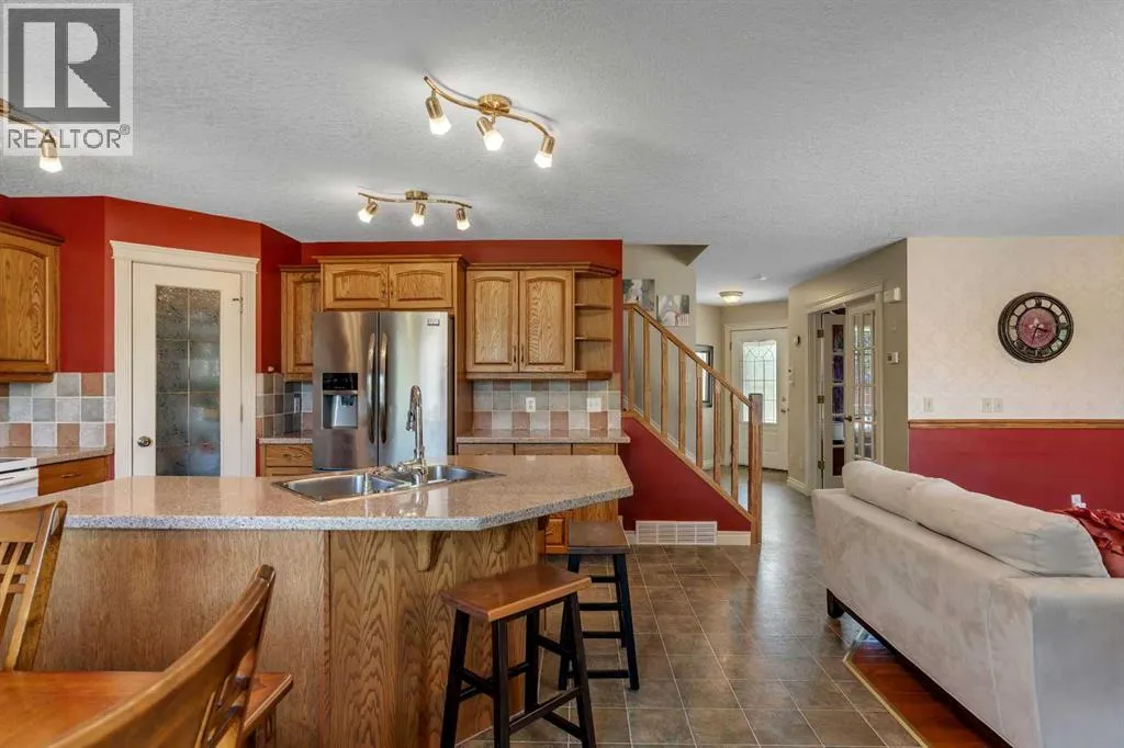 84 Willowbrook Crescent NW