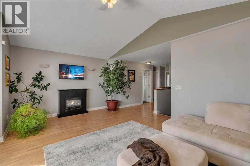 84 Willowbrook Crescent NW