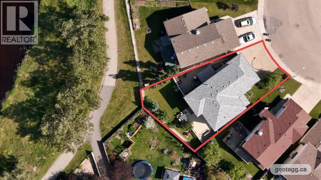 84 Willowbrook Crescent NW