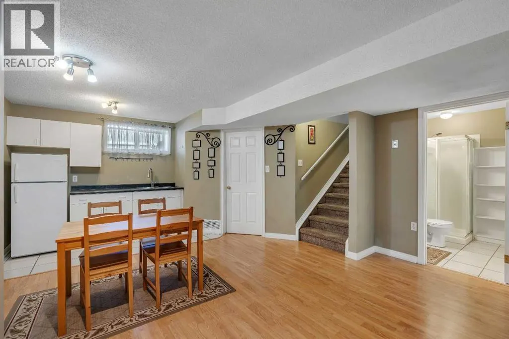 84 Willowbrook Crescent NW