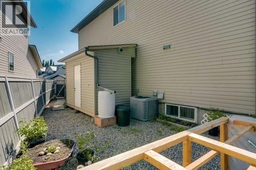 84 Willowbrook Crescent NW