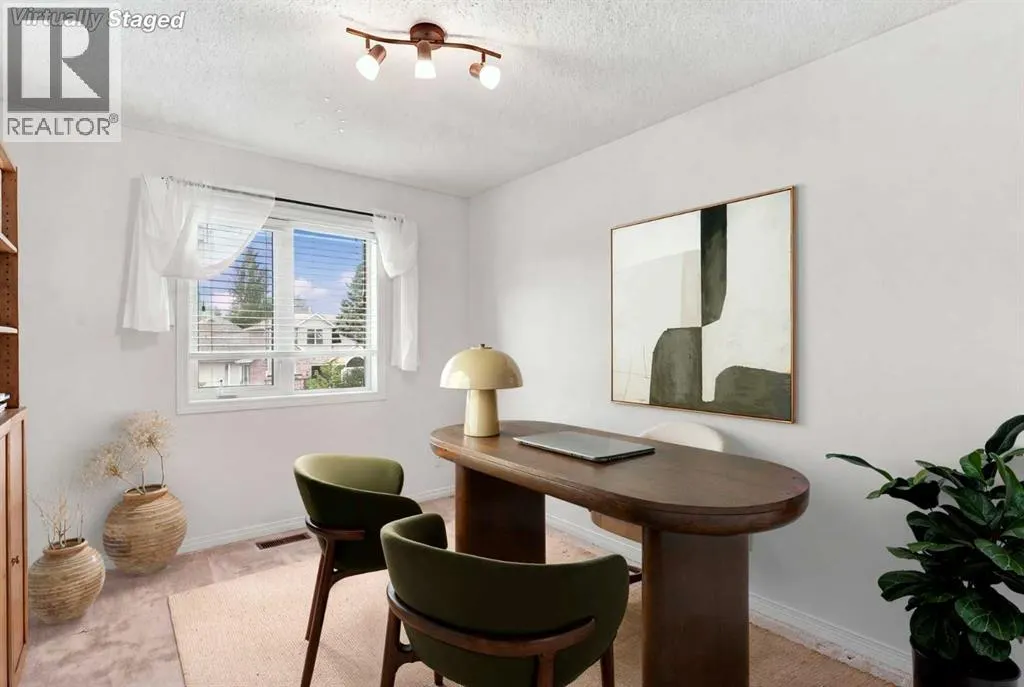 21 Mt Robson Close SE