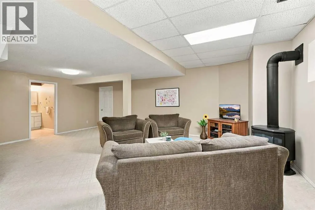 21 Mt Robson Close SE
