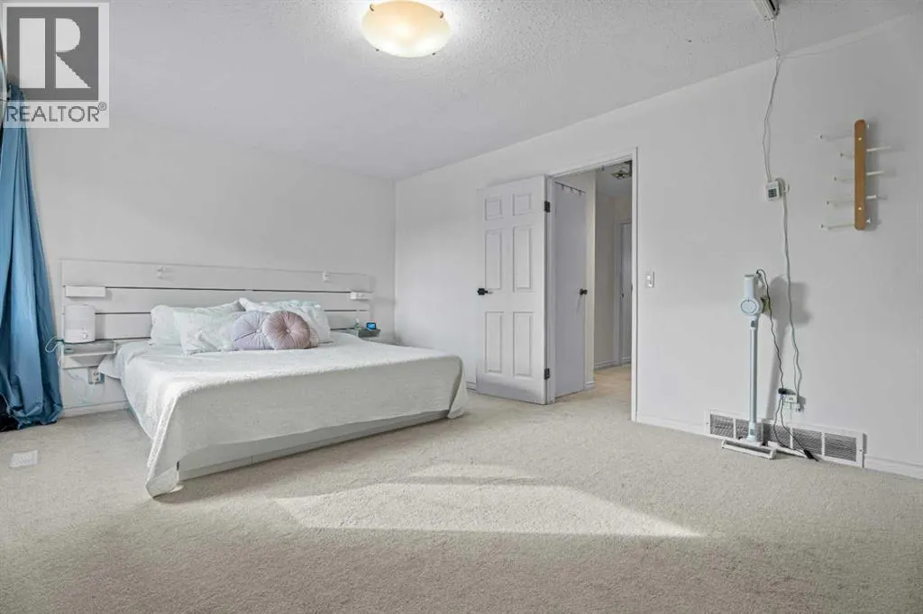 302, 9930 Bonaventure Drive SE