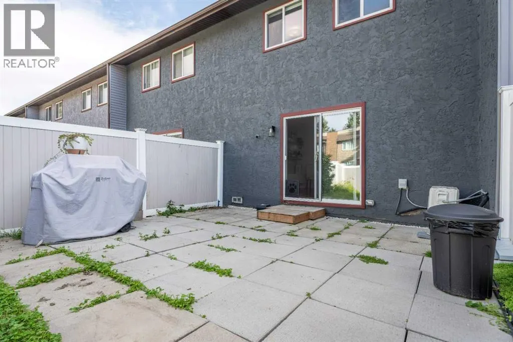 302, 9930 Bonaventure Drive SE
