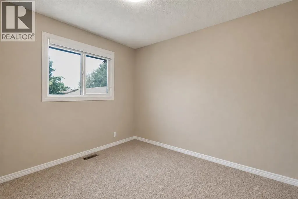 115 Abingdon Crescent NE