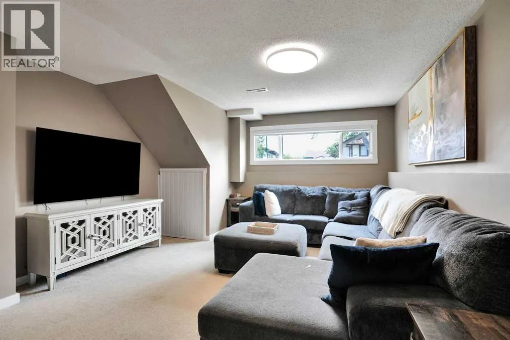 115 Abingdon Crescent NE