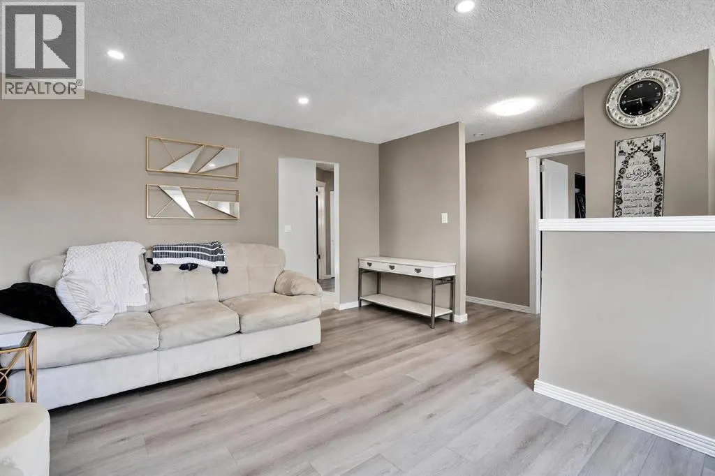 115 Abingdon Crescent NE