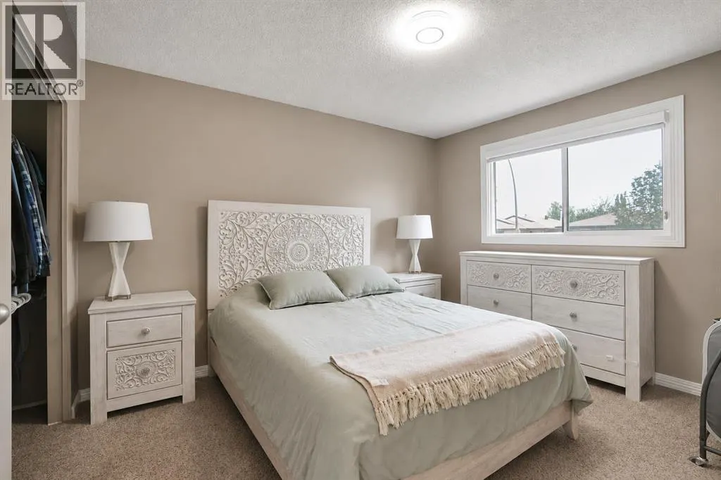 115 Abingdon Crescent NE