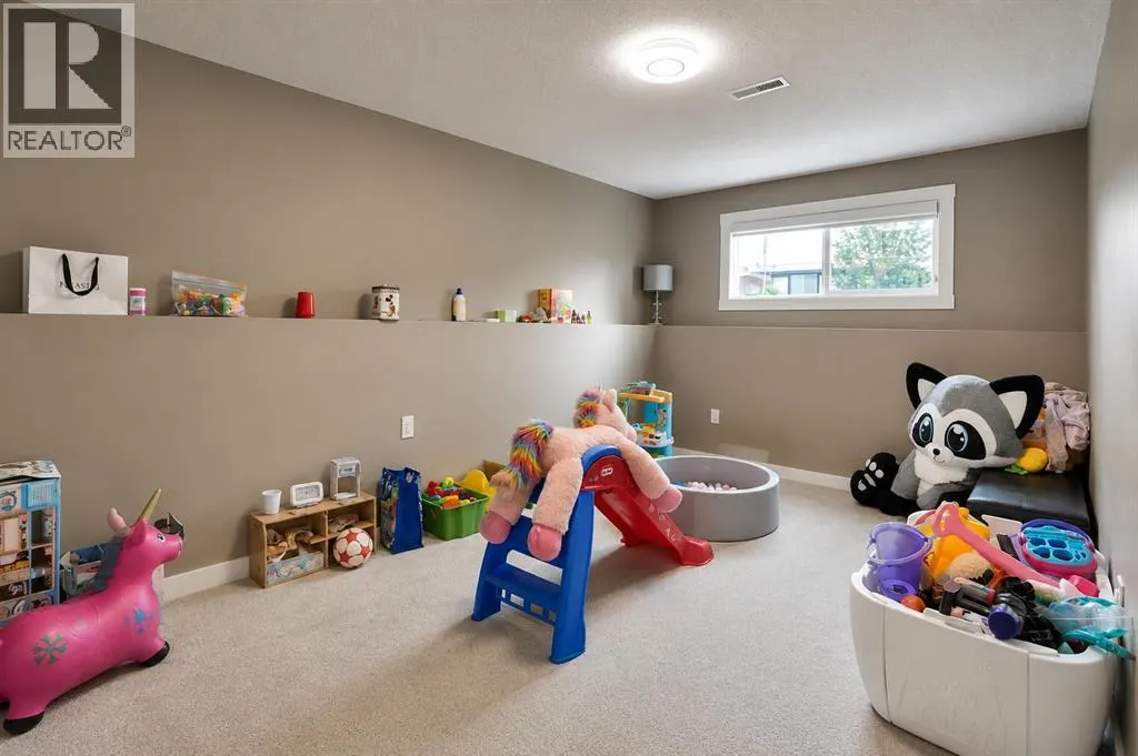 115 Abingdon Crescent NE
