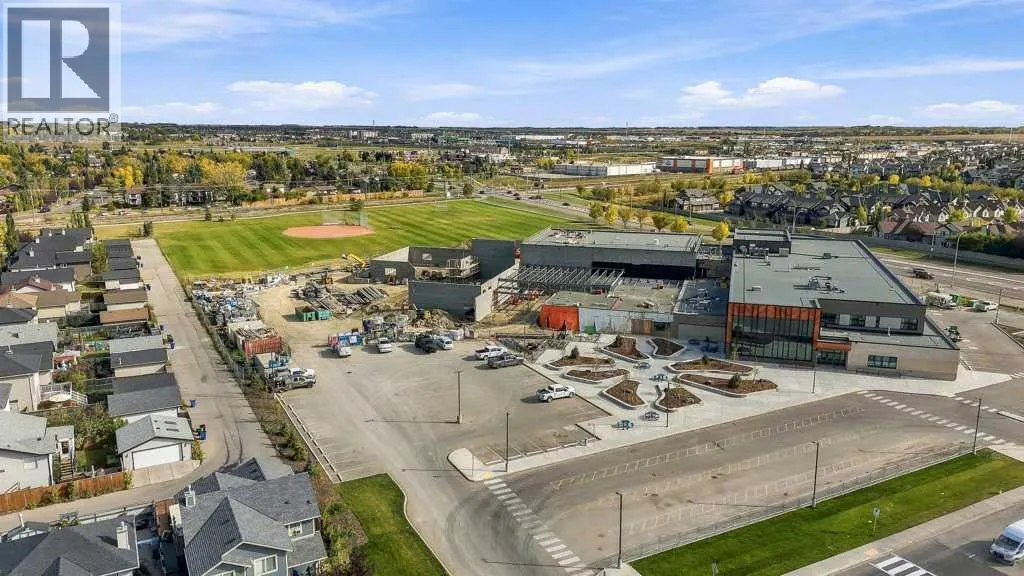 303, 2005 Luxstone Boulevard SW