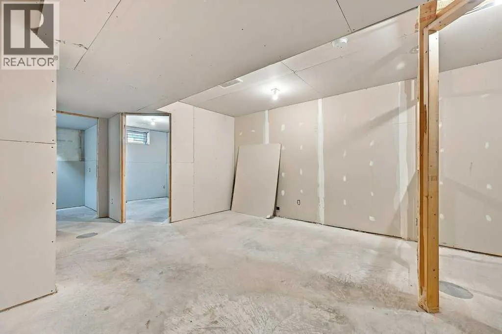 303, 2005 Luxstone Boulevard SW