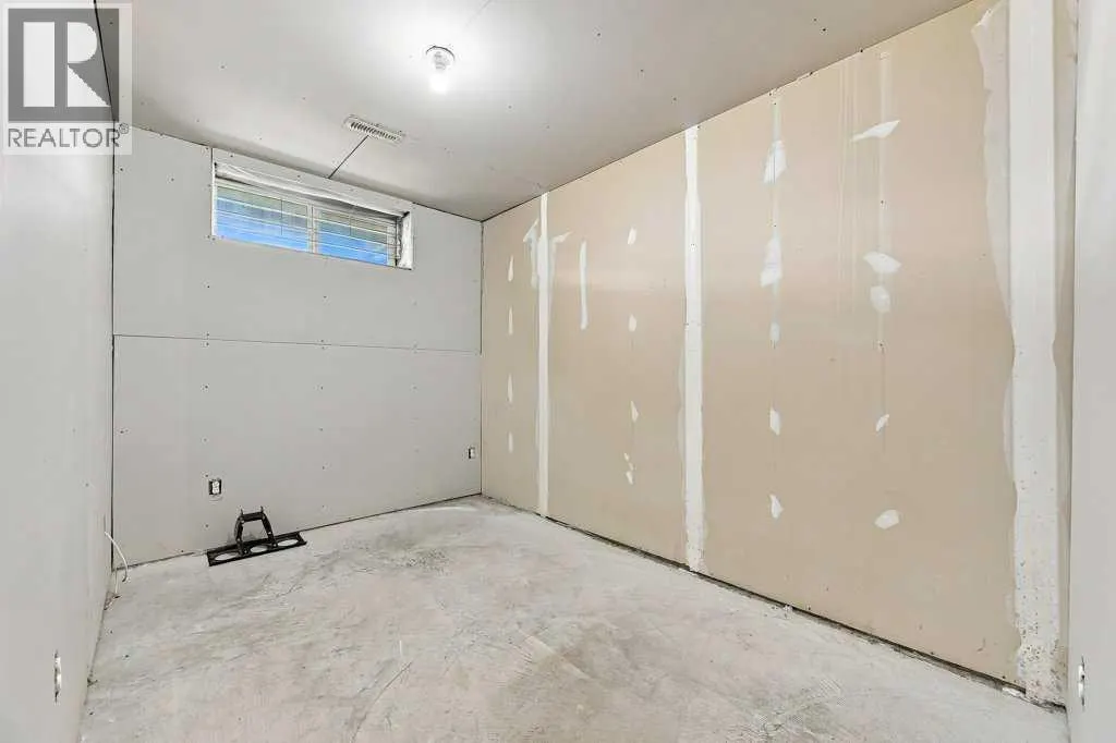 303, 2005 Luxstone Boulevard SW