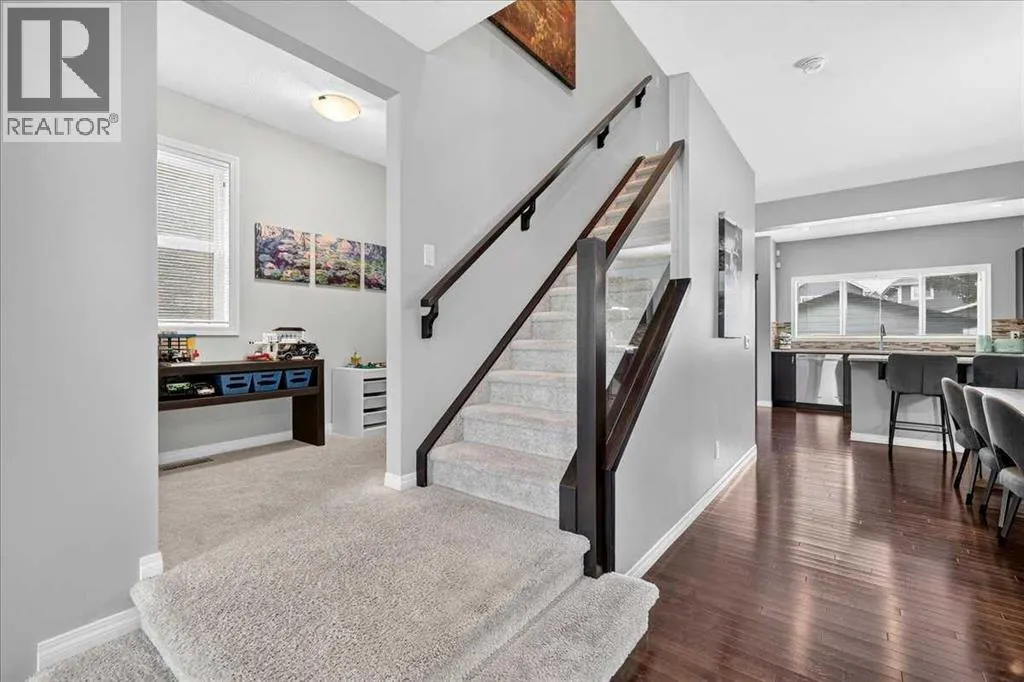 60 Mahogany Grove SE