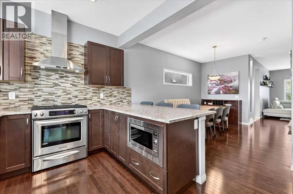 60 Mahogany Grove SE