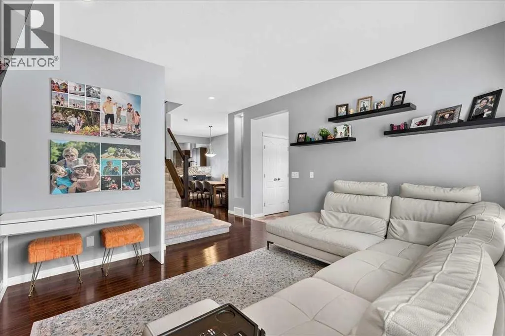 60 Mahogany Grove SE