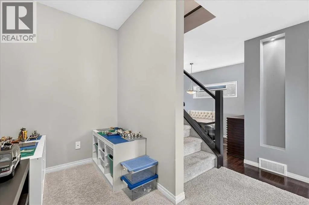 60 Mahogany Grove SE