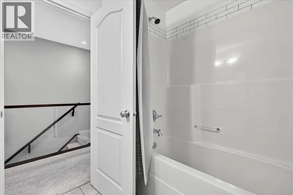 60 Mahogany Grove SE