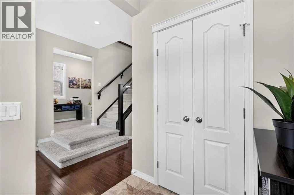 60 Mahogany Grove SE